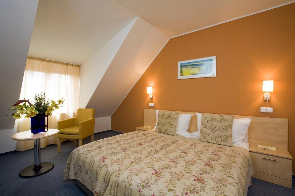 Chvalska Tvrz Hotel 3*