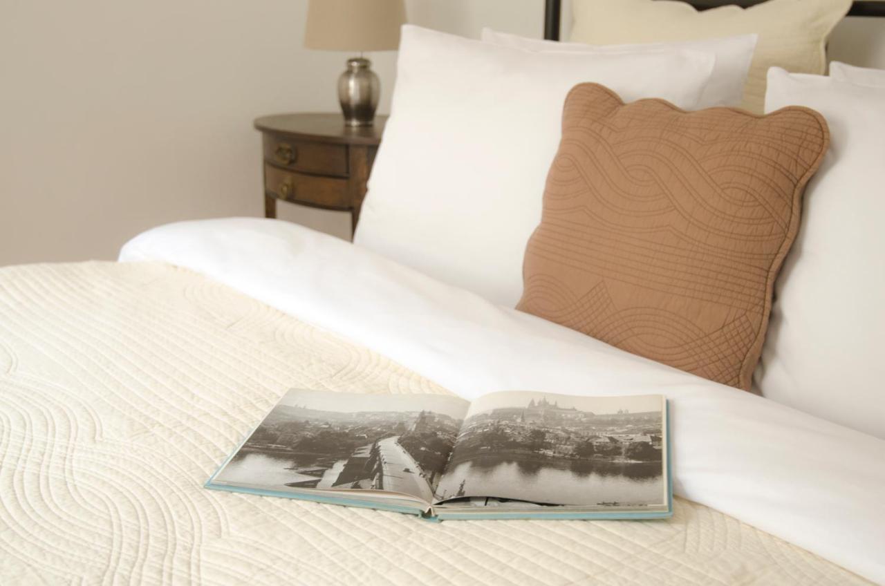 Wishlist Residences - Charles Bridge Karlova Lägenhet *