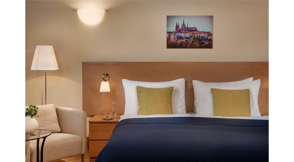 Mostecka 12 Hotel