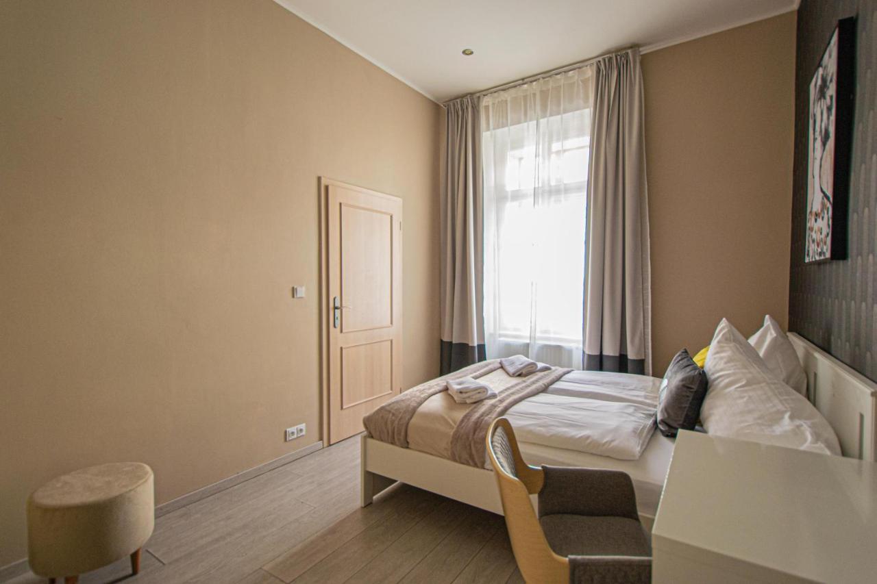 Ruterra Charles Bridge Apartment Prag