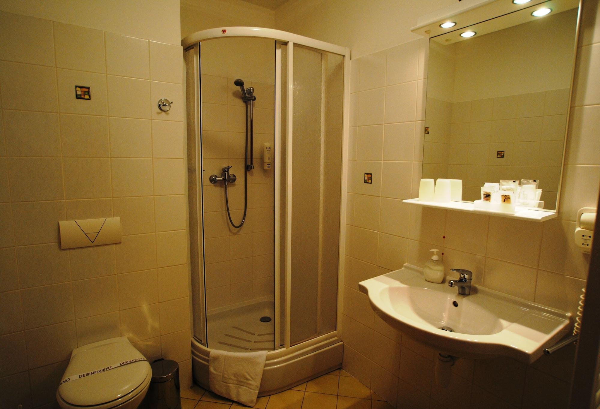 Hotell Augustus Et Otto Prag