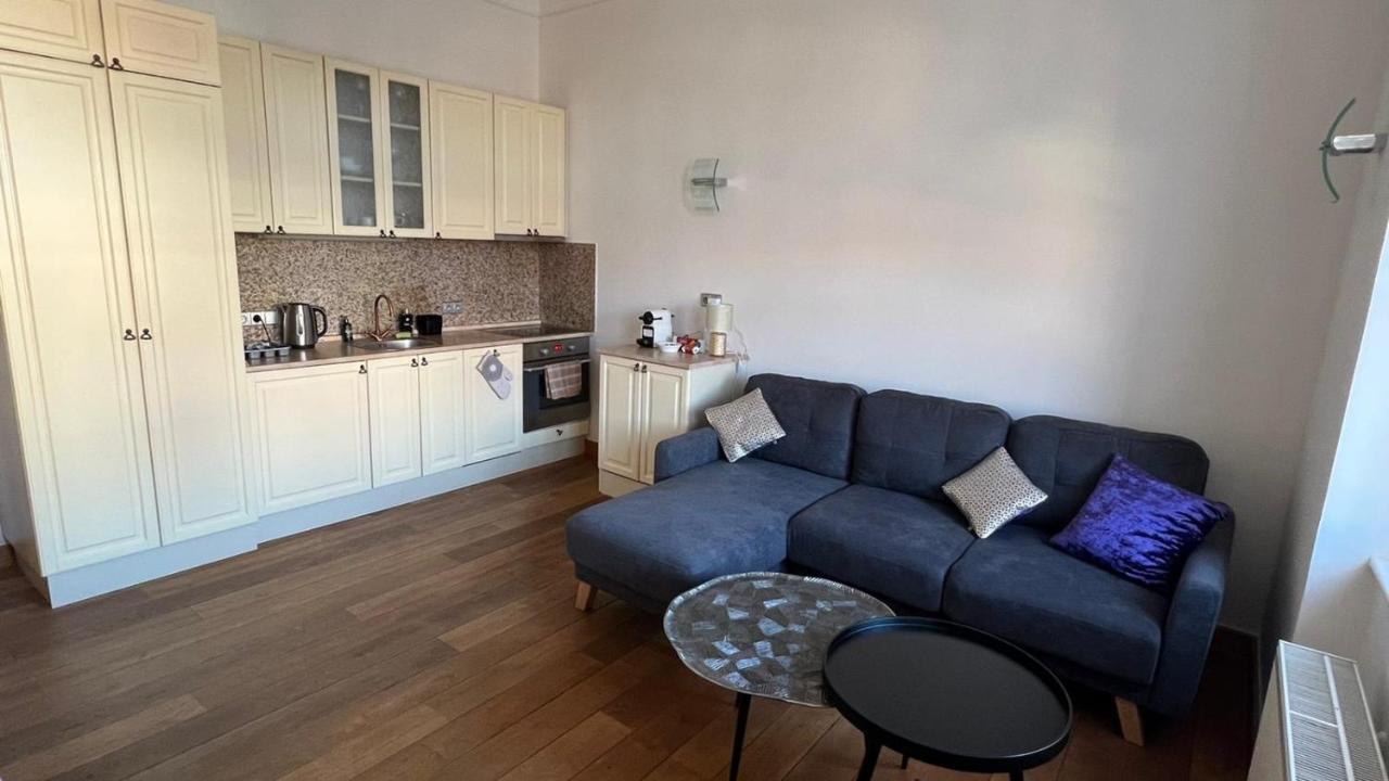 Charles Bridge Apartment *