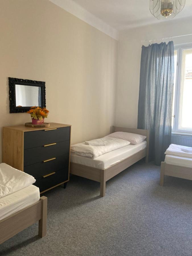 Kaiser Apartment *