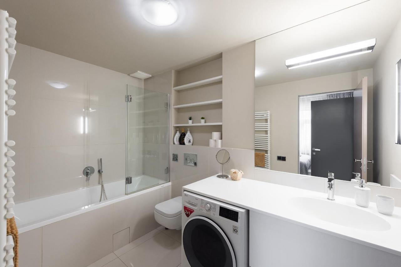 New Luxury Apt With Ac&parking In The Center Of * Prague