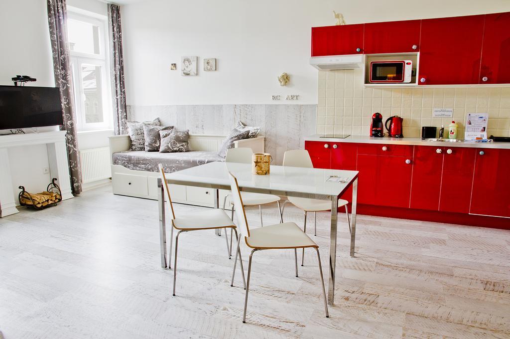 Hotel Royal Court Legerova 3*