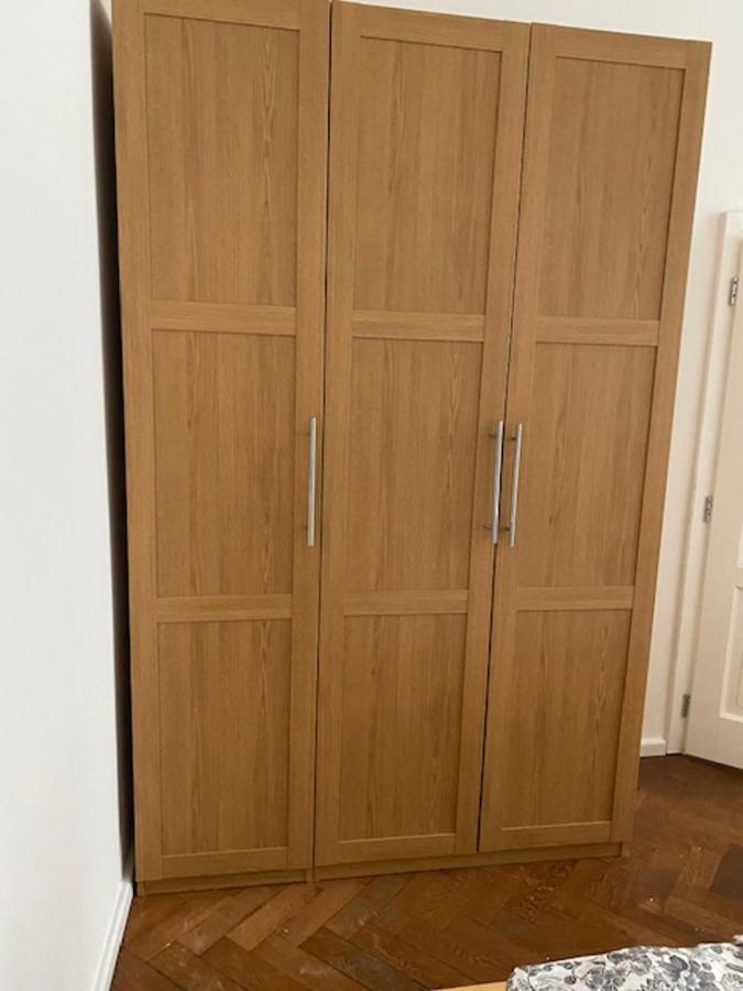 Large 3 Bedroom Family With Balcony