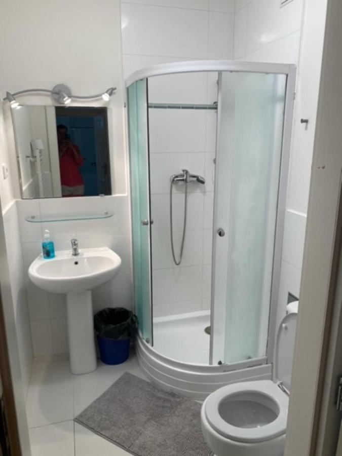 Large 3 Bedroom Family With Balcony * Prag