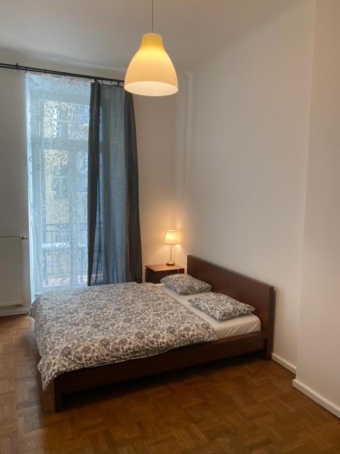 Large 3 Bedroom Family With Balcony * Prag