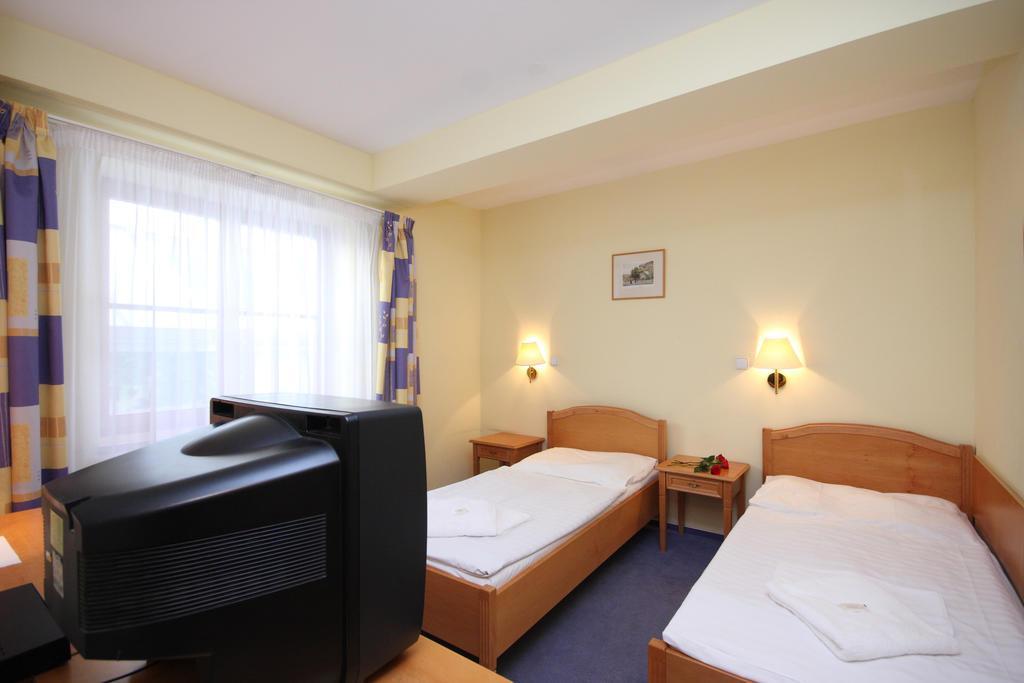 Claris 3* Prag