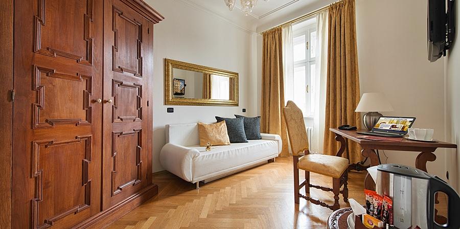 Charles Bridge Palace Hotell 4*
