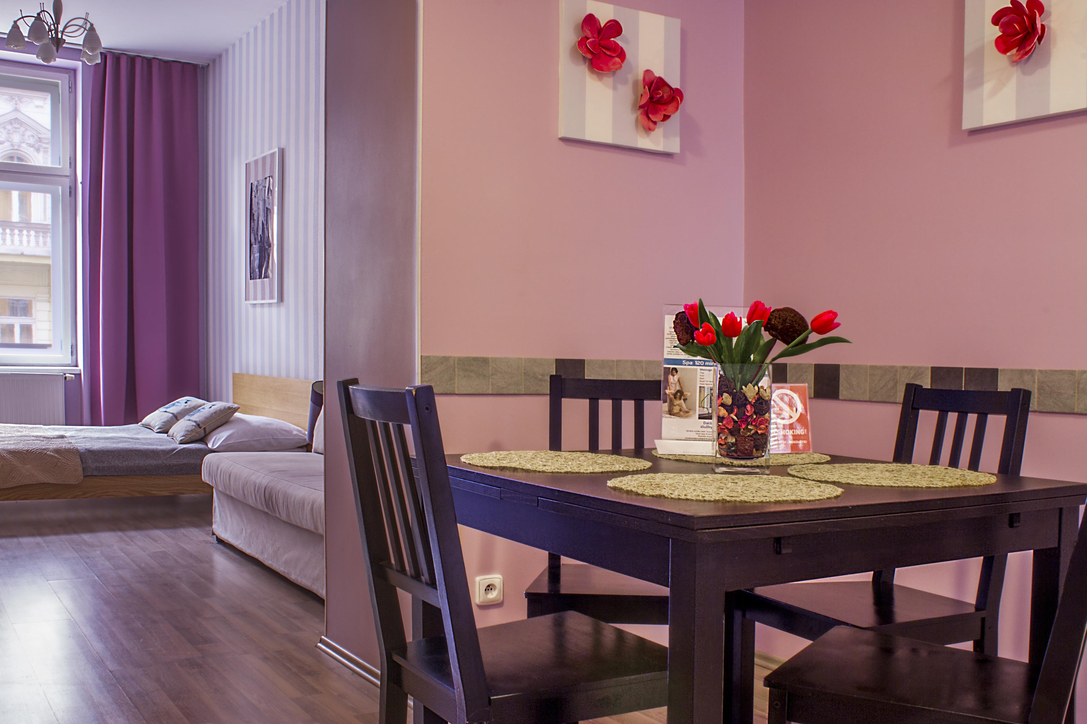 Royal Court Legerova Hotel
