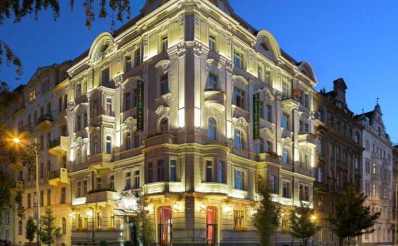 Mamaison Riverside Hotell