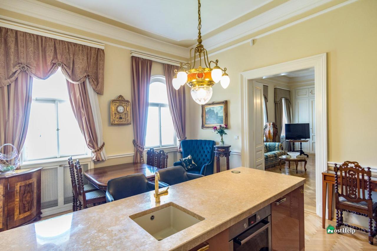 Historic Center With Hot-tub, Terrace And Garden Villa Prag