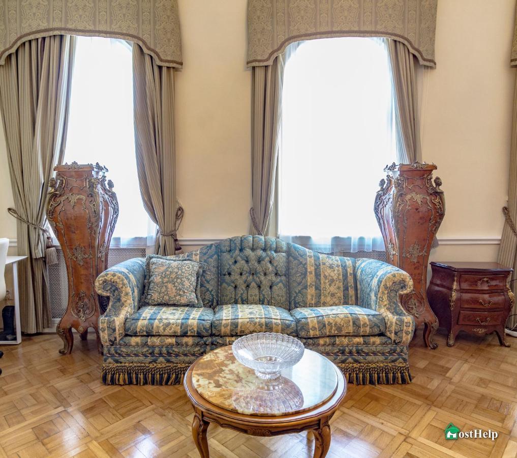 Historic Center With Hot-tub, Terrace And Garden Villa