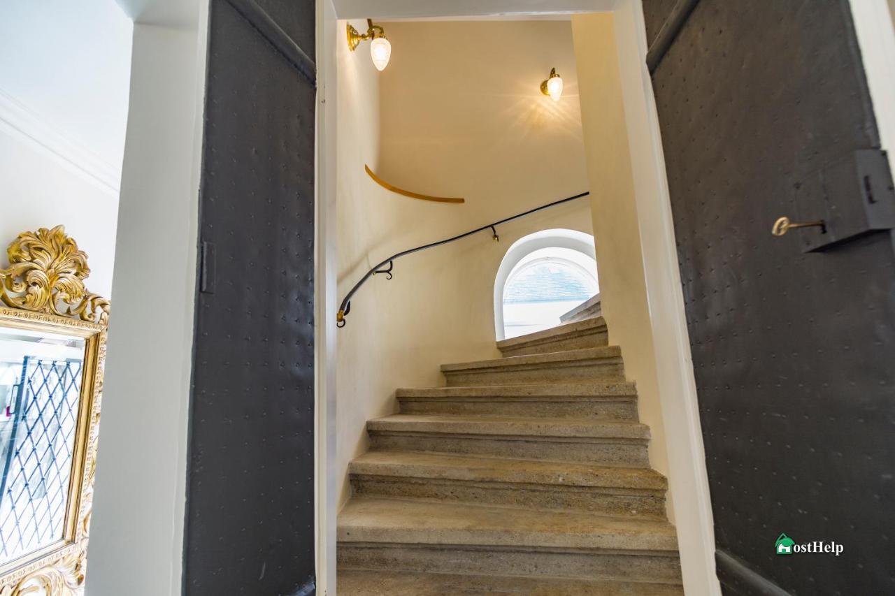 Historic Center With Hot-tub, Terrace And Garden * Prag