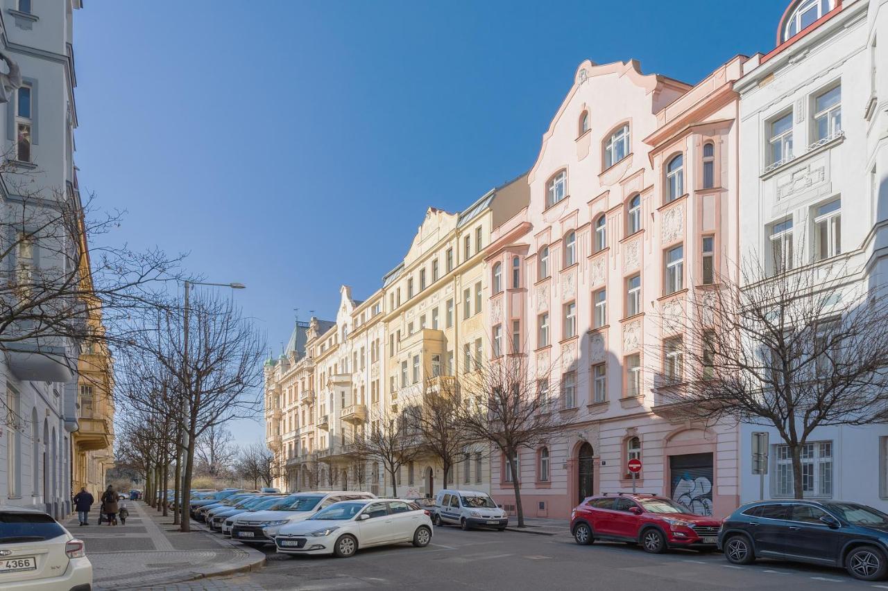 Bright And Spacious Attic Praha