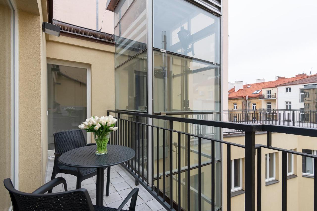 Kinsky Garden And By Dwellfort Lägenhetshotell Prag