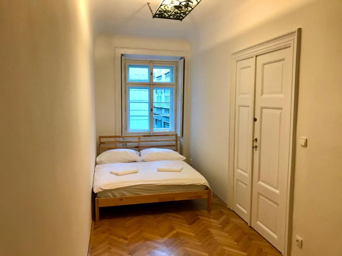 Apartment Kristian's Old Town Sq.