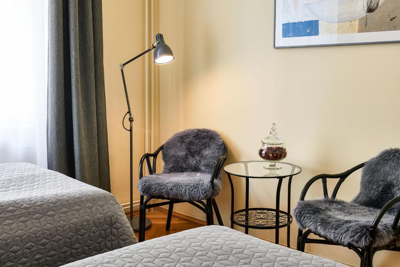 Lägenhet Pragueone Apartment,a/c,terrace *