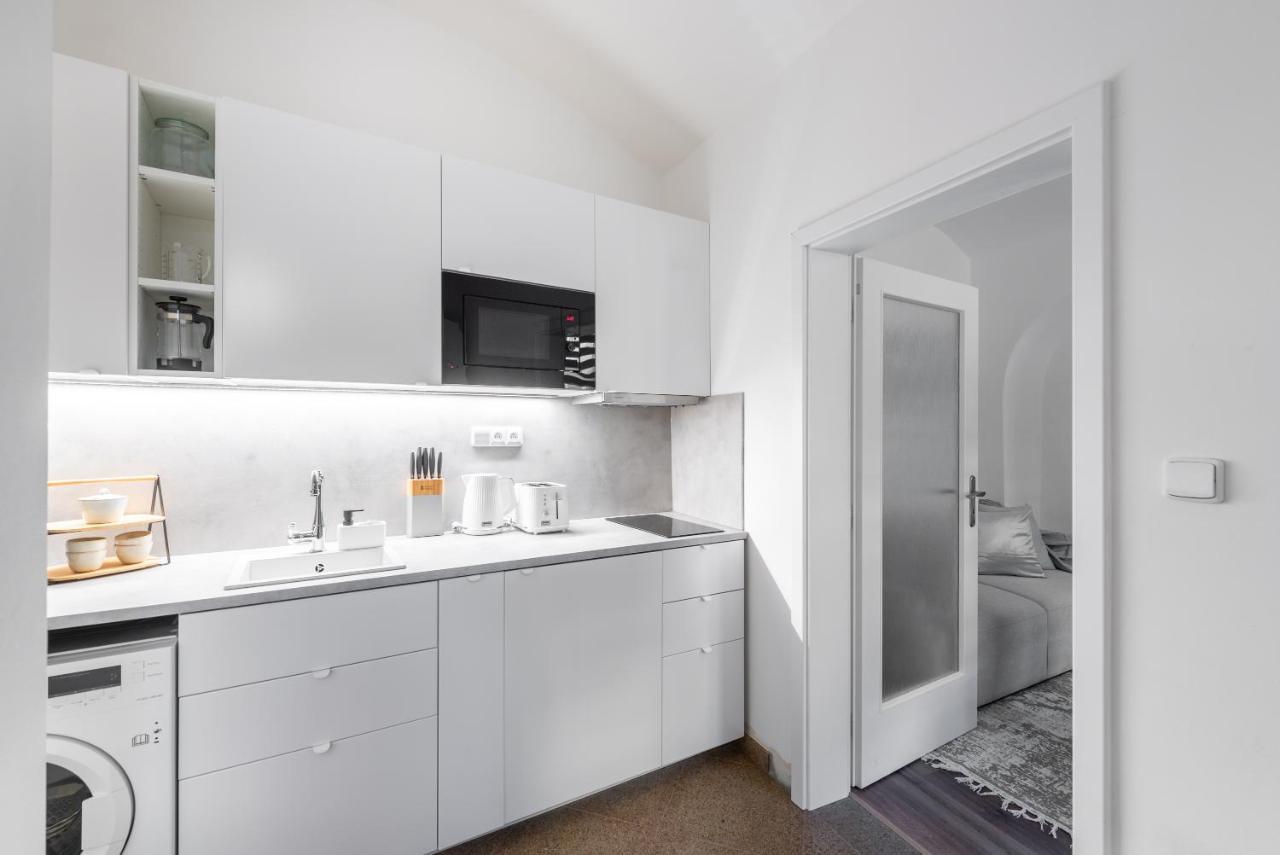 George Apartment *