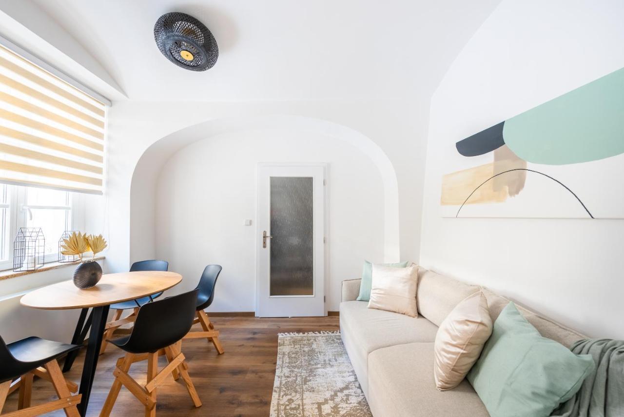 George Apartment