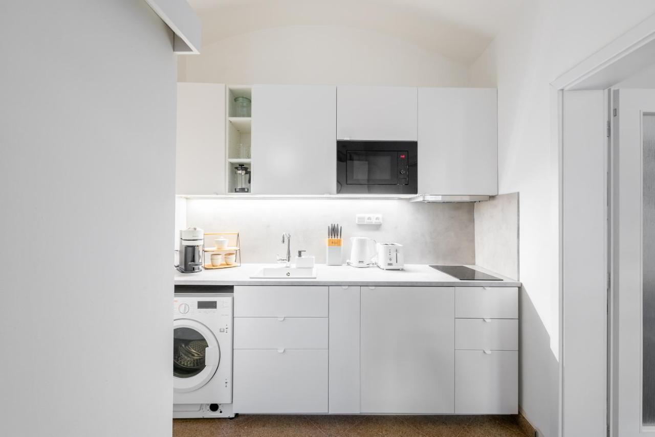 George Apartment