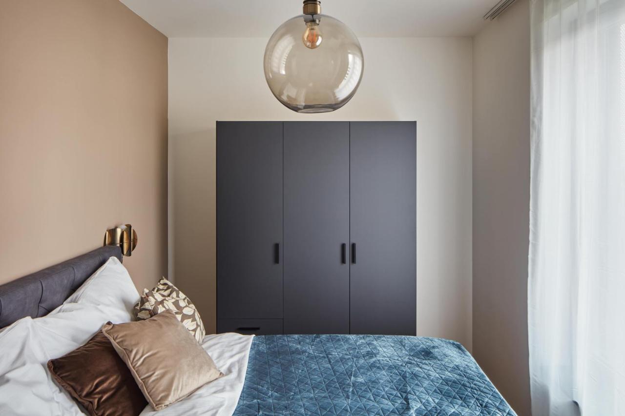 Apartment Days - Designer Apts - Garage - Terrace - Easy Access