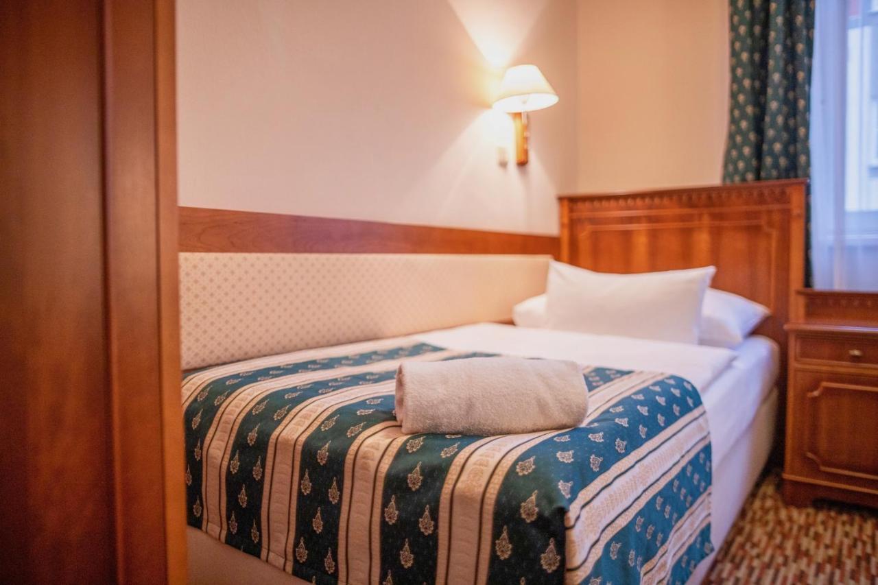 Meteor Plaza Hotell 4*