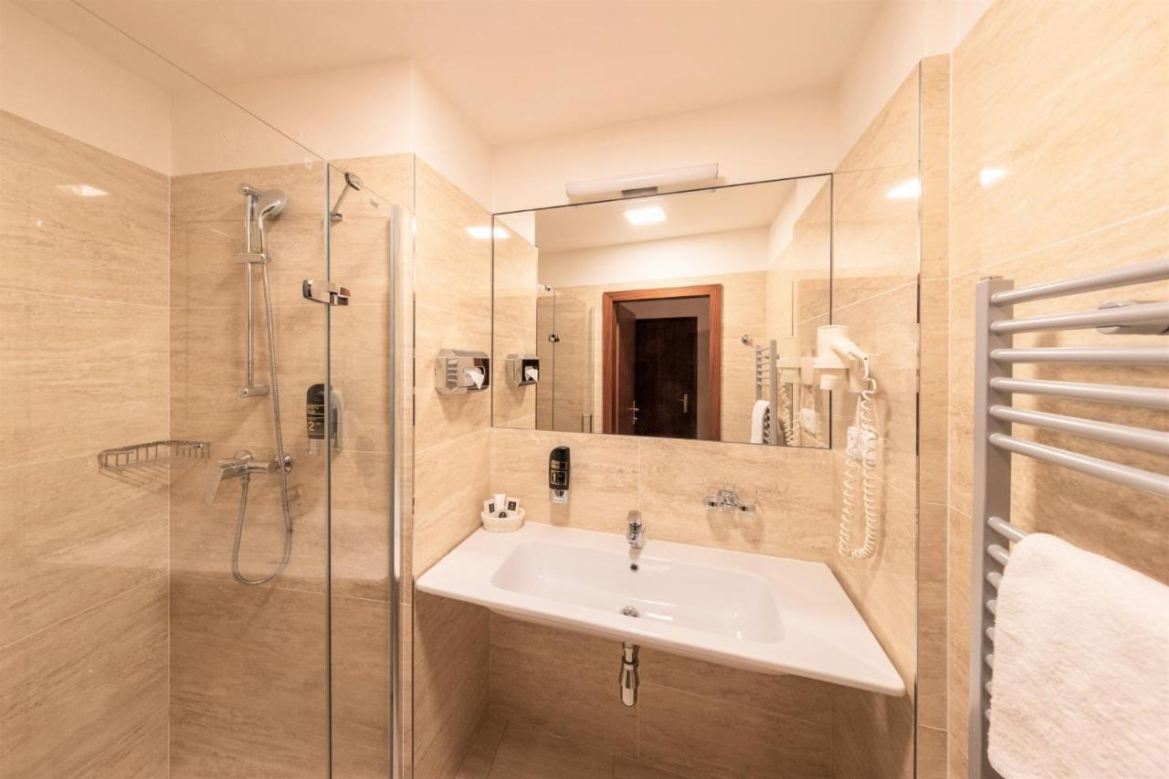 Hotell Meteor Plaza 4*