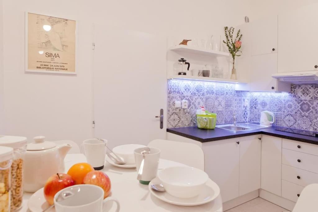 Apartment Center With Fireplace Prague