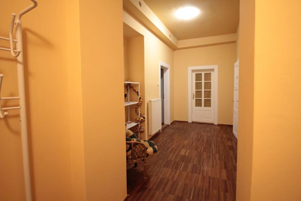2 Bedrooms Close Vysehrad - Congress Centrum Lägenhet Prag