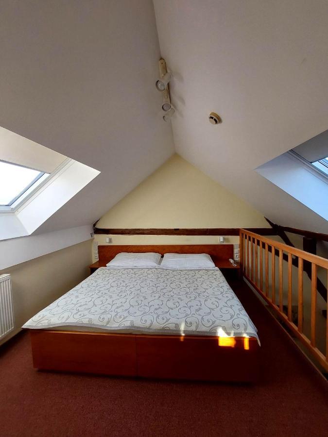 Hotel Certousy