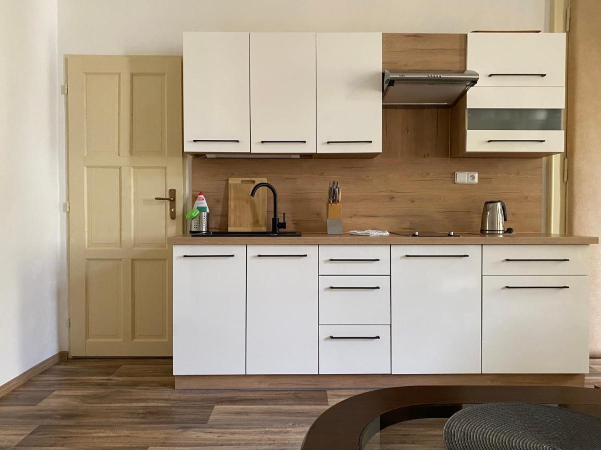 Kaiser Apartment *