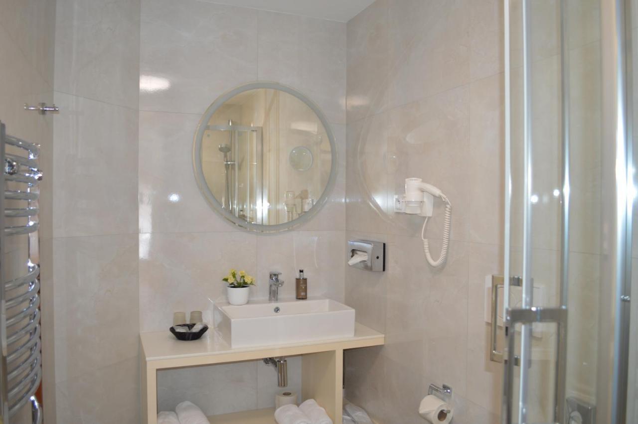 Hotell The Golden Wheel 4*