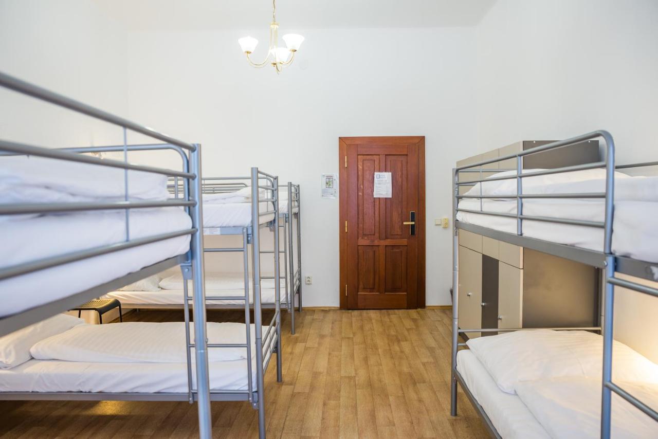 Hostel Little Quarter *