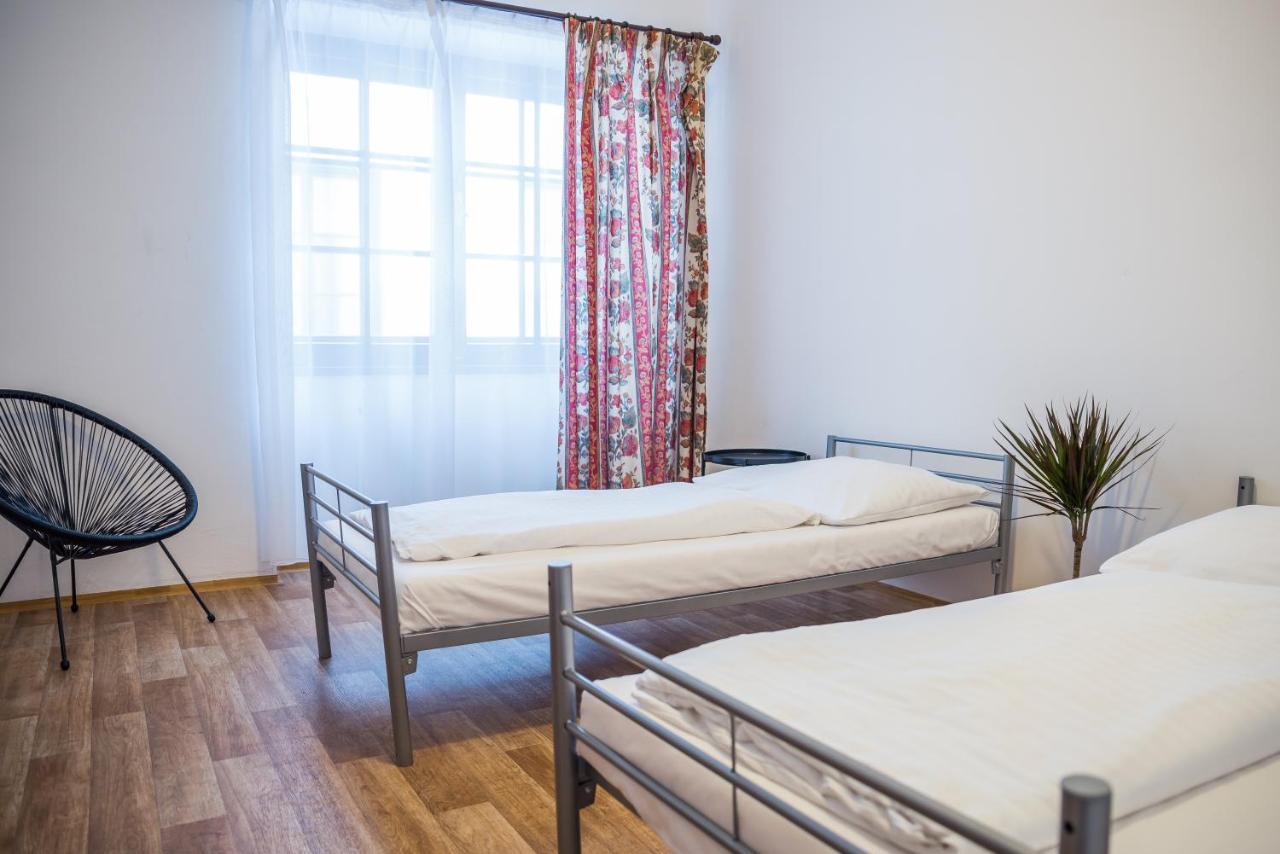 Little Quarter Hostel *