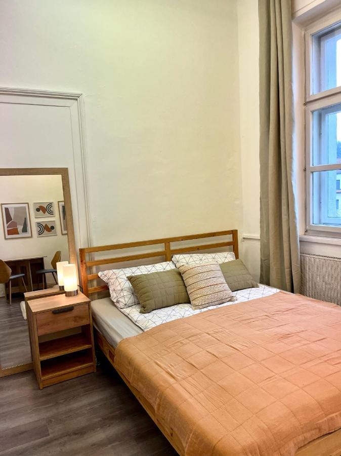 1 Bedroom Close To Palmovka *