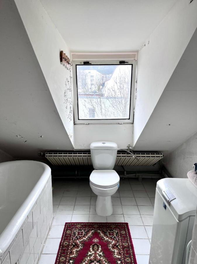 Loft Close To Metro Palmovka * Prag