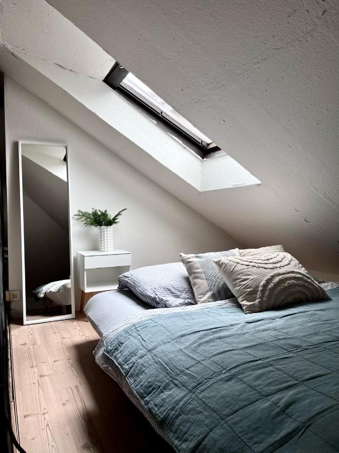 Loft Close To Metro Palmovka Lägenhet Prag