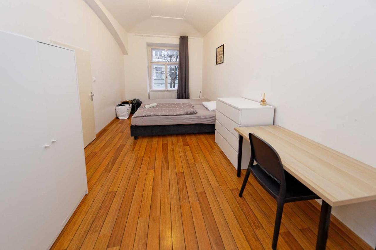Americka 8 Apartment