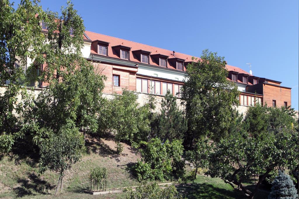 Chvalska Tvrz Prag