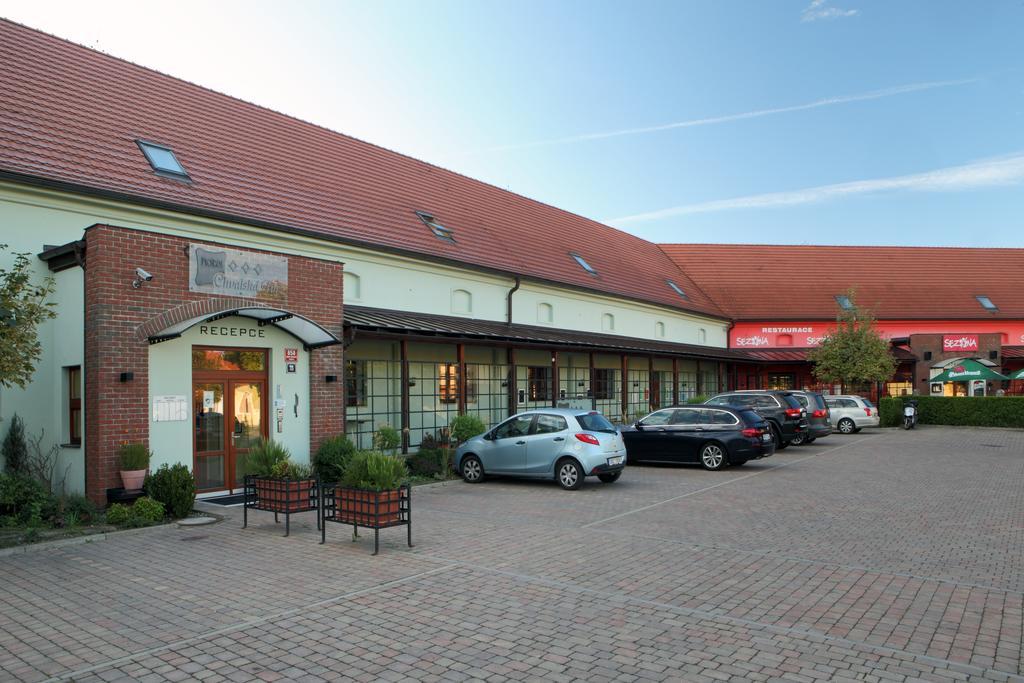 Chvalska Tvrz