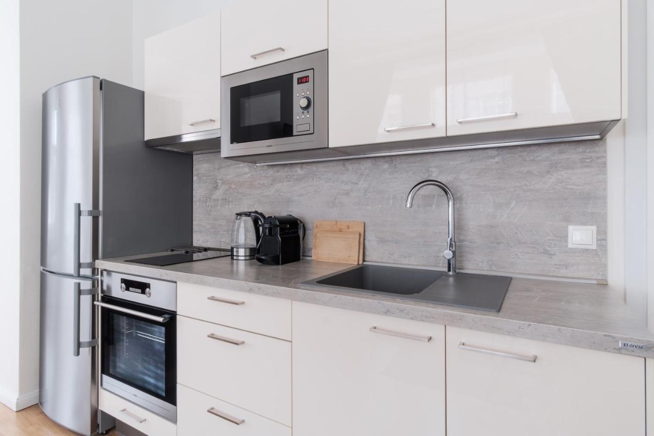Luminous For 2 Near Wenceslas Square By Days Apartment Prag