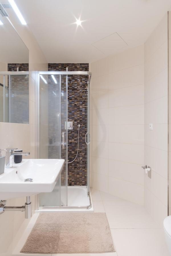 Apartment Luminous For 2 Near Wenceslas Square By Days