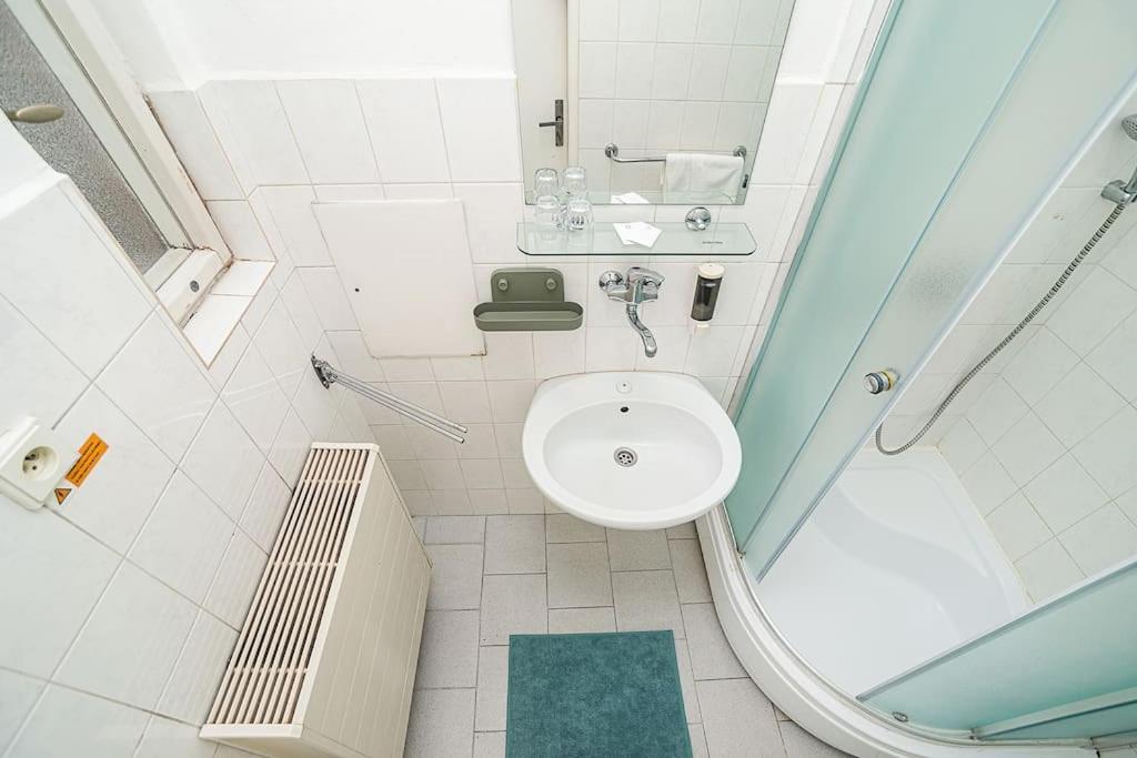 Bright 2 Bed With Big Terrace By Tram Apartmán
