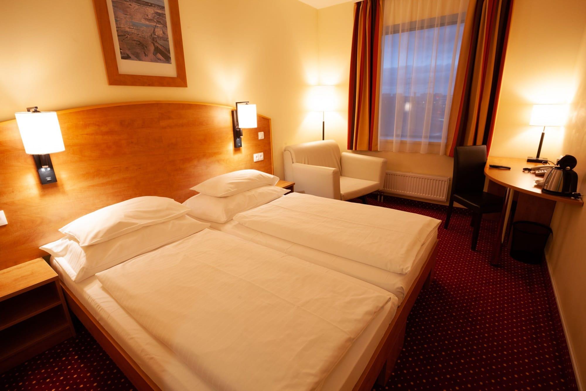 Hotel Amedia Express Prague, Trademark Collection By Wyndham 3*
