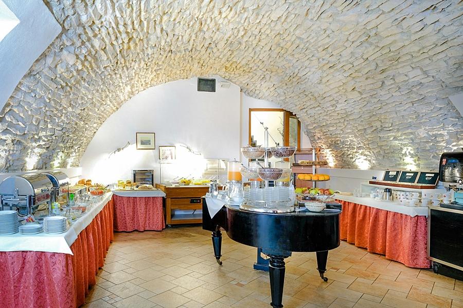Bookquet Hotel