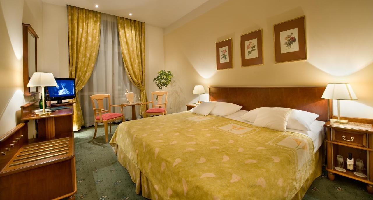 Hotel Ea Rokoko 4*