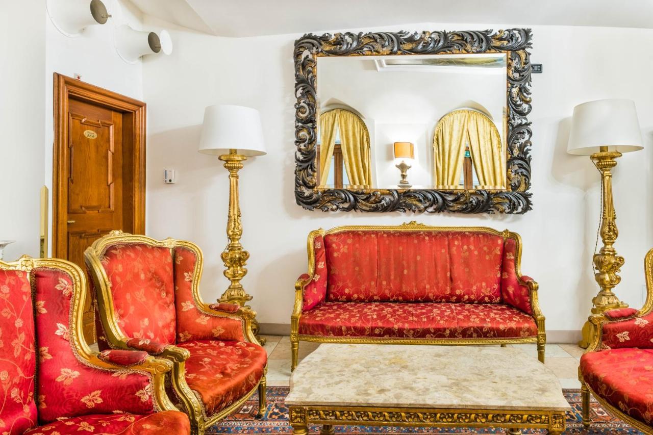 Charles Bridge Palace Hotell Prag