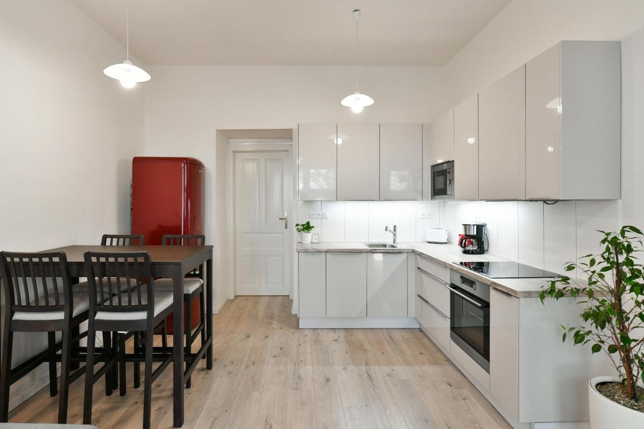 Kubelikova 32 Apartment *